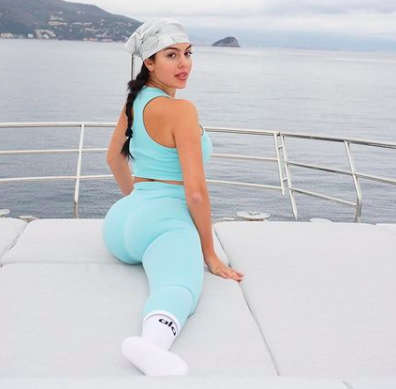 Cristiano Ronaldo S Girlfriend Georgina Rodriguez Shows Off Sporting Skills With Stunning Split Pics On Mega Yacht Olive Press News Spain