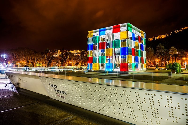 800px Centre_pompidou_de_m  Laga_at_night