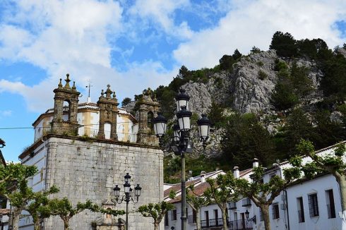 Iglesia_de_nuestra_se  Ora_de_la_aurora_ _grazalema_ C  Diz