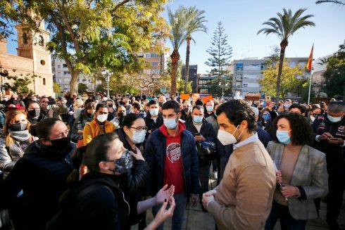 Hospitality Protest Protesters And Torrevieja Mayor Eduardo Dolon