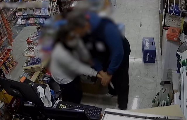 Plucky Torrevieja Shop Owner Kicks Out Knife Wielding Thief Onto Street In Spain S Costa Blanca