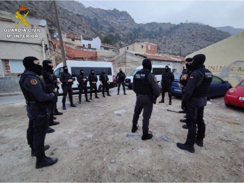Dozens Of Police Bring Down A Drugs Family Of Spanish Bully Boys That Threatened Residents Of A Costa Blanca Town