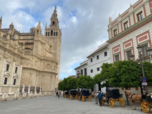 Semana Santa En Sevilla, Incienso Imagen de archivo - Imagen de turista,  humo: 67066389