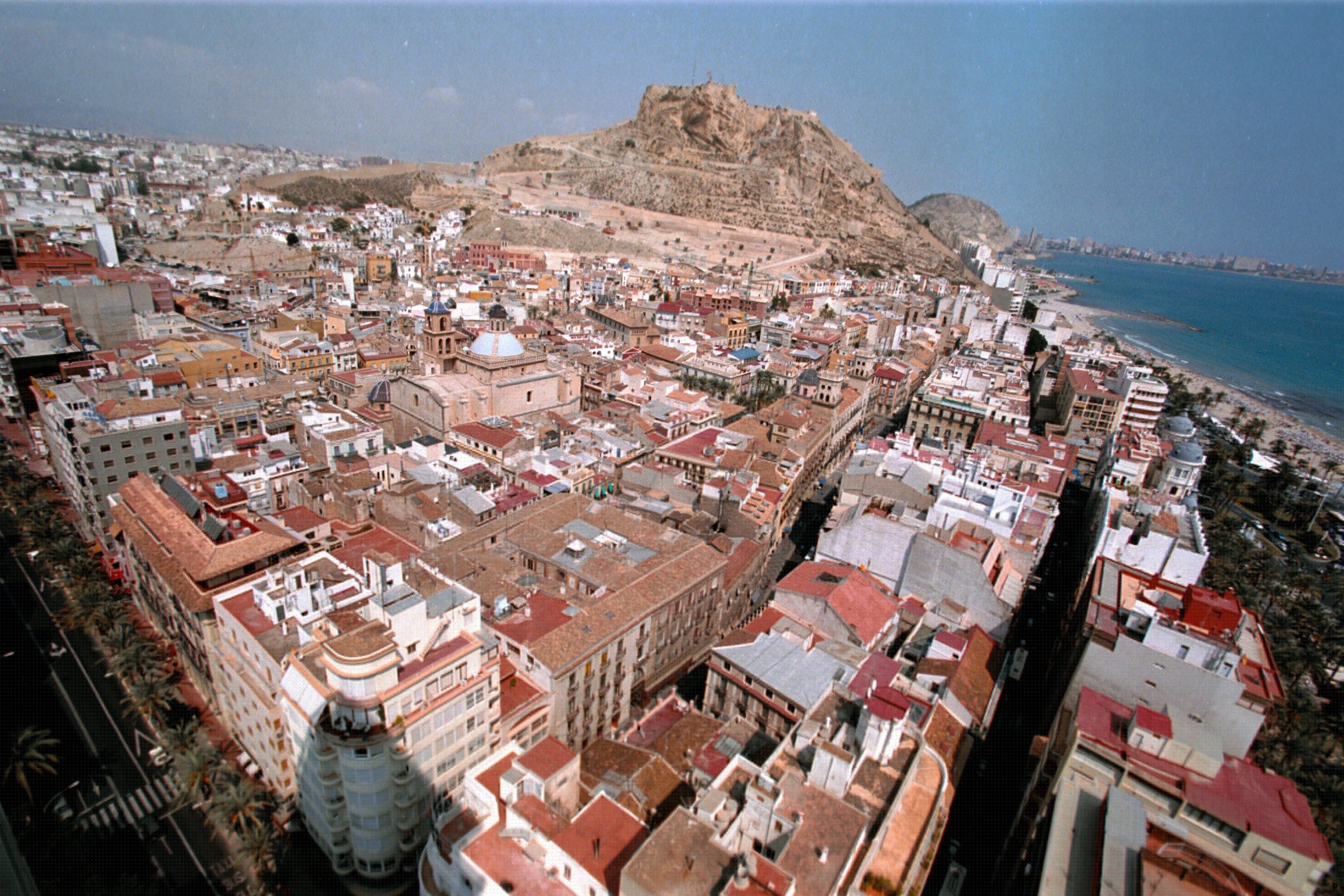 Live music fans are targetted by Alicante City to book overnight stays on Spain's Costa Blanca