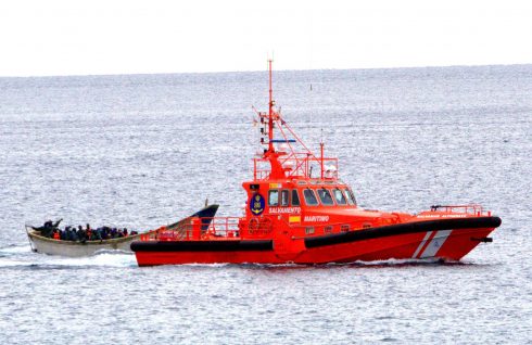 53 Immigrants Arrive Tenerife In Cayuco