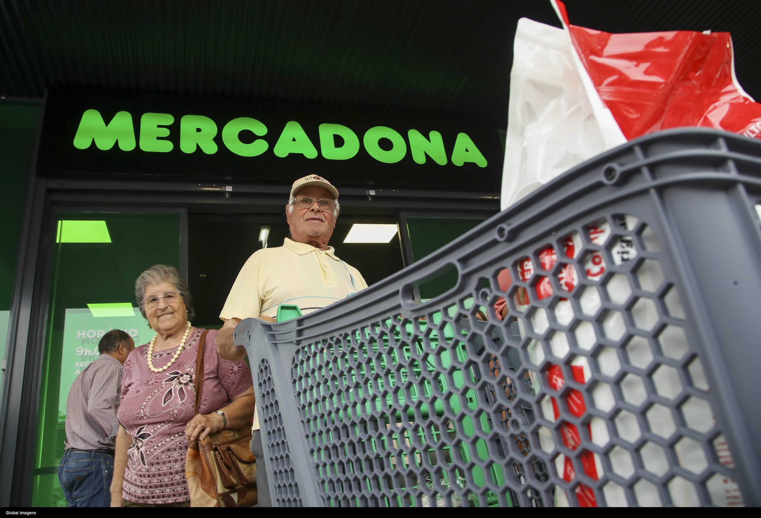 Spain's leading supermarket chain seals five-year staff wage deal with unions