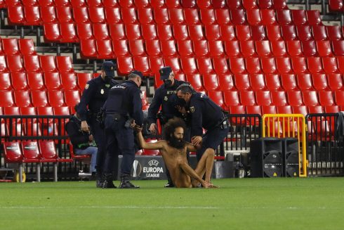 Streaker invades pitch during Granada v Manchester United game