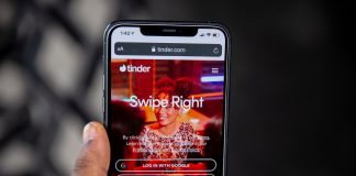 Will The Real Men Please Step Up! Is romance dead when dating in Spain? Tinder Home Page Pixabay Free Image