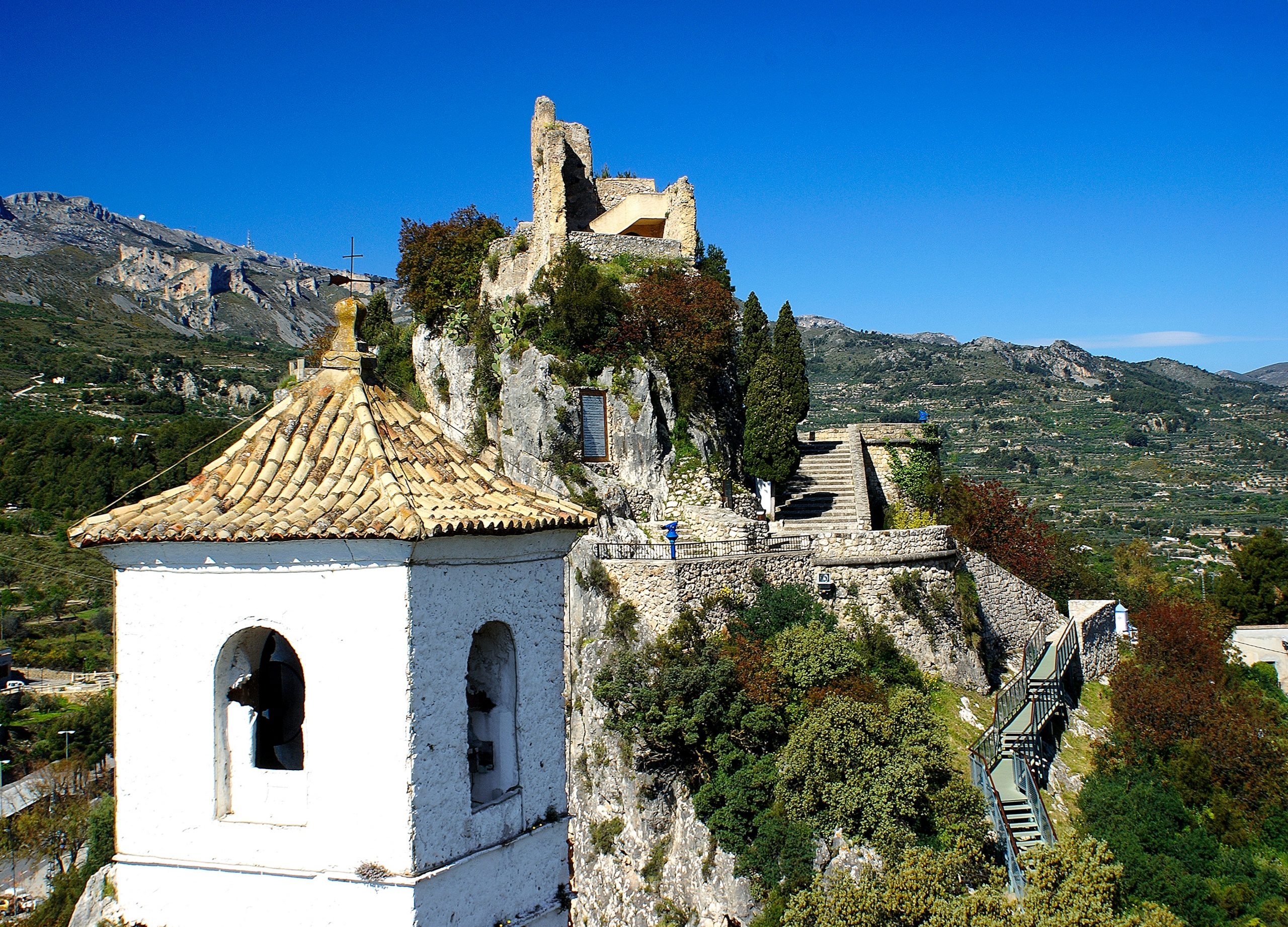 Cases Noves (campanario Guadalest)