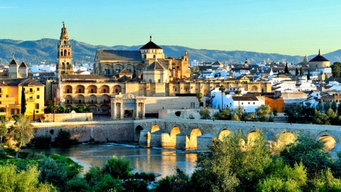 Mezquita Catedral Puente Cordoba S241626148.jpg 1758632412