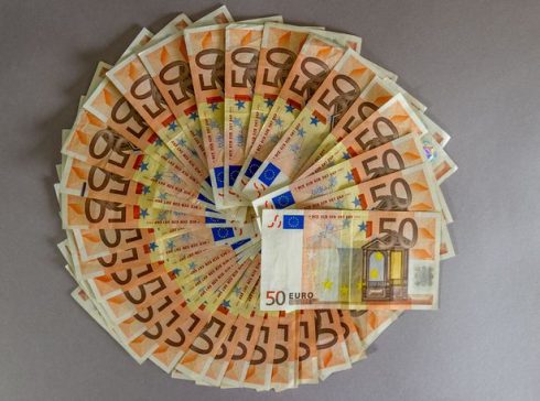 Honest Recycling Worker Hands Over €3,500 That's Been Missing For Two Years In Murcia Area Of Spain