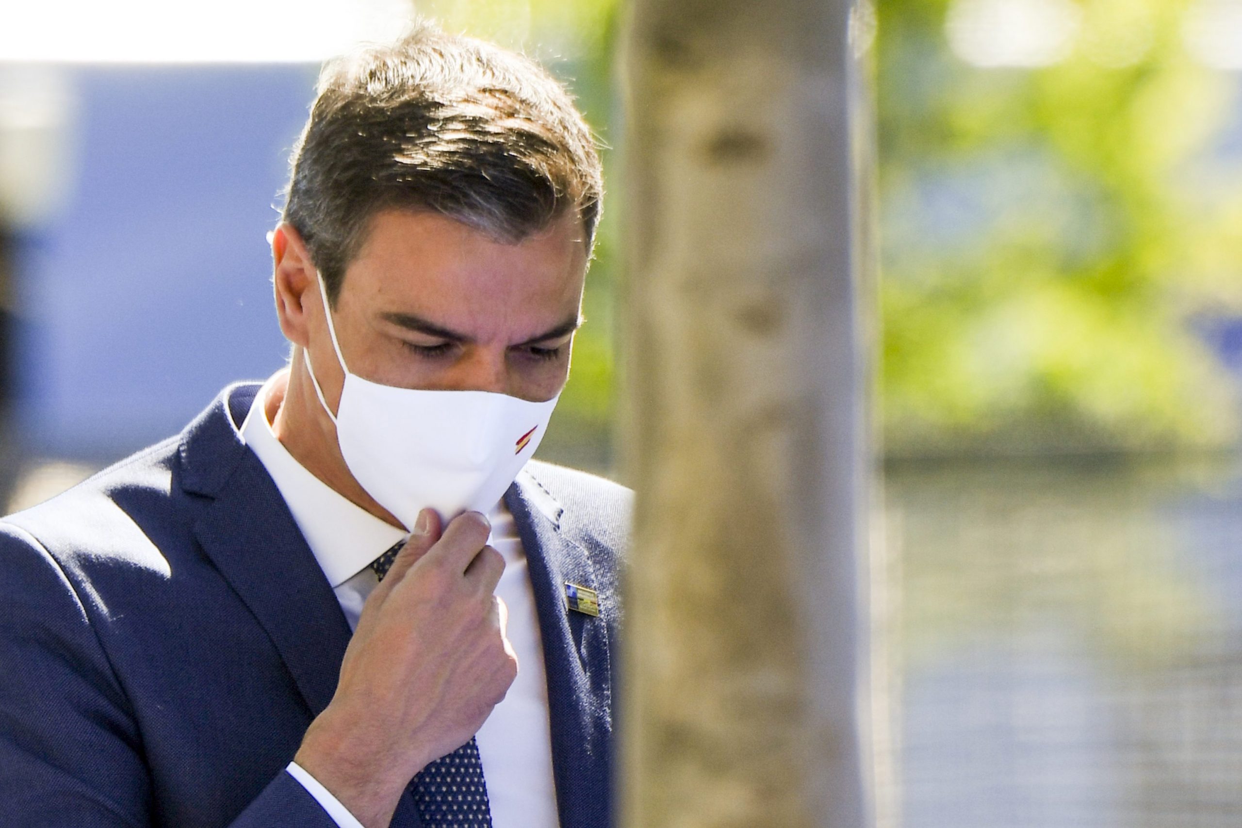 Pedro Sanchez announces that compulsory outdoor mask-wearing will end in Spain on June 26