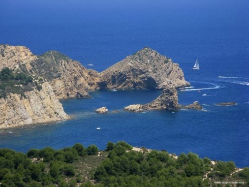 Wet Suited Body Discovered Yesterday Off The Costa Blanca In Spain Is Female And Not Male