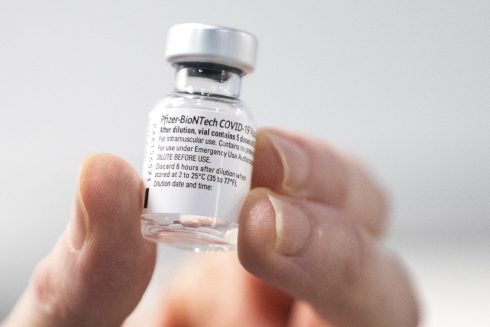 Spain extends COVID-19 vaccine booster shots to people in their 40s and 50s