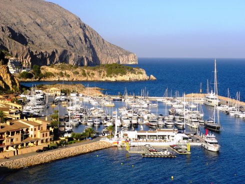 Boat Owner Cheats Death After An Explosion At A Costa Blanca Marina In Spain