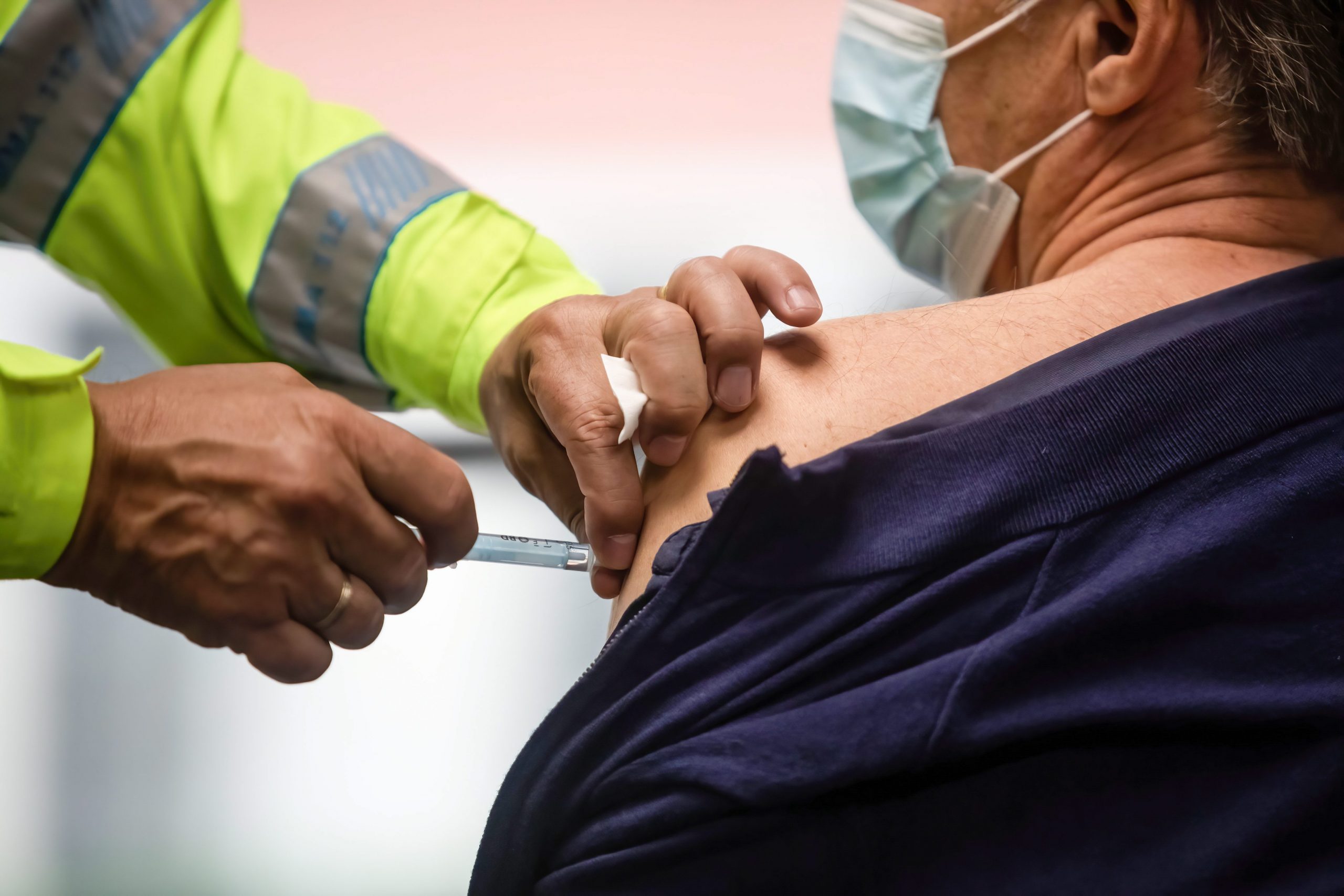 COVID-19 boosters and flu vaccine shots will be offered at the same time in some parts of Spain