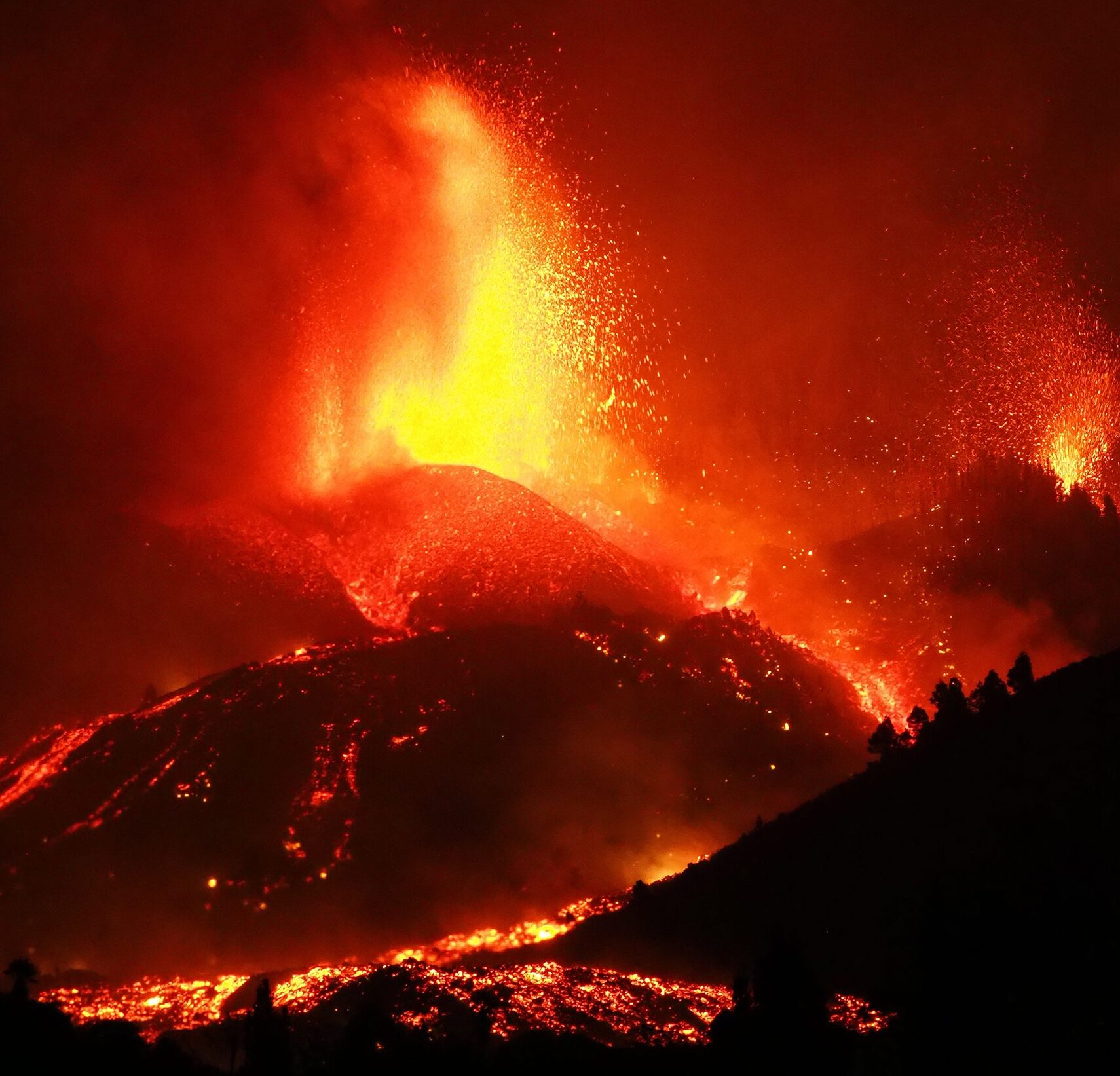 La Palma's Cumbre Vieja Volcano Erupts