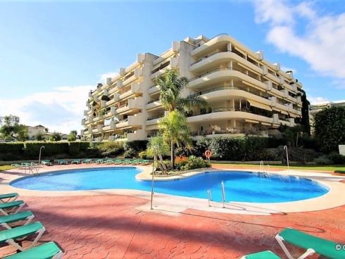 2 bedroom Apartment for sale in San Pedro de Alcantara with pool - € 265