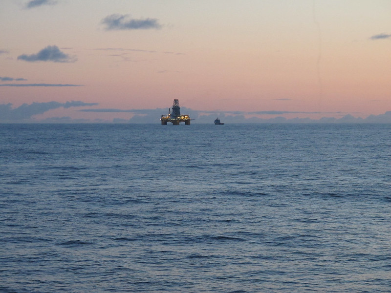 Offshore rig Photo: Brendan Campbell/flickr