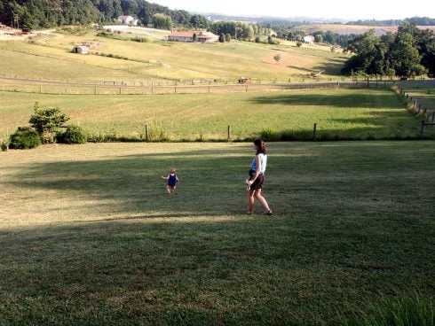 mother and child in rural setting. Photo: Paul/Flickr