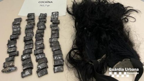 cocaine found in wig barcelona: photo Policia urbana