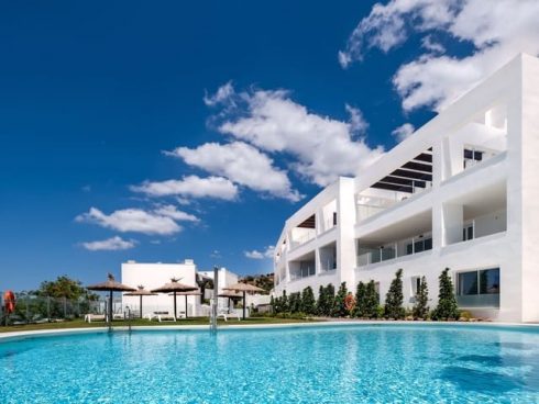 2 bedroom Apartment for sale in Los Monteros with pool garage - € 295