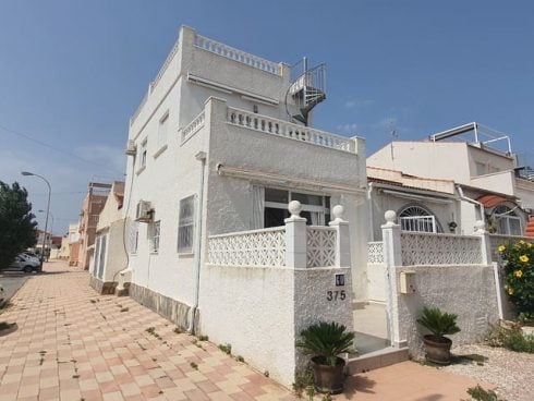 2 bedroom Townhouse for sale in La Siesta - € 129