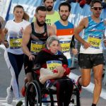 Eric Domingo Pushing His Mother In A Wheelchair During The Barcelona Marathon 1068x601