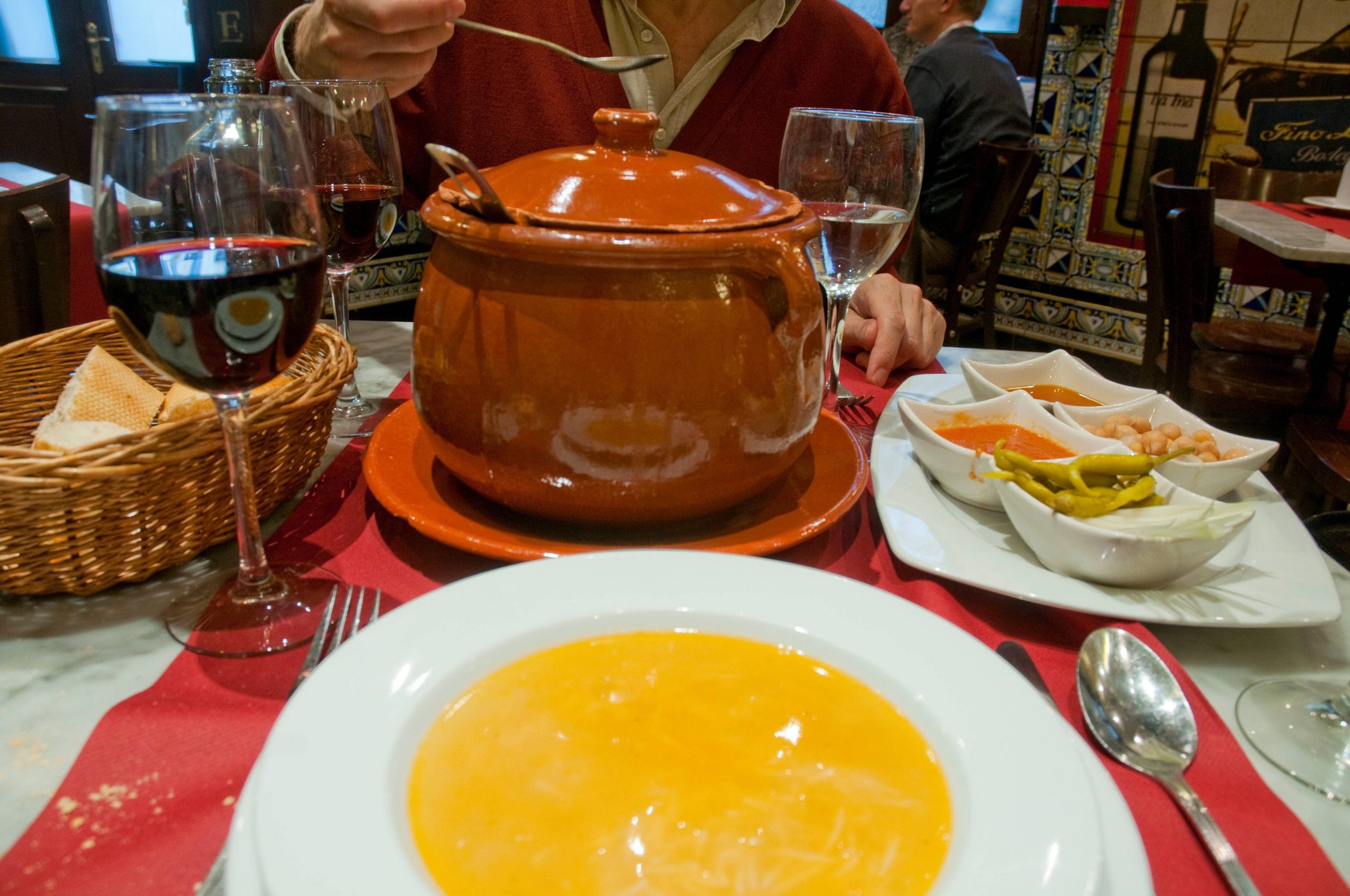 Half-price meal offer starts in Alicante City restaurants in Spain thanks to new dining voucher scheme