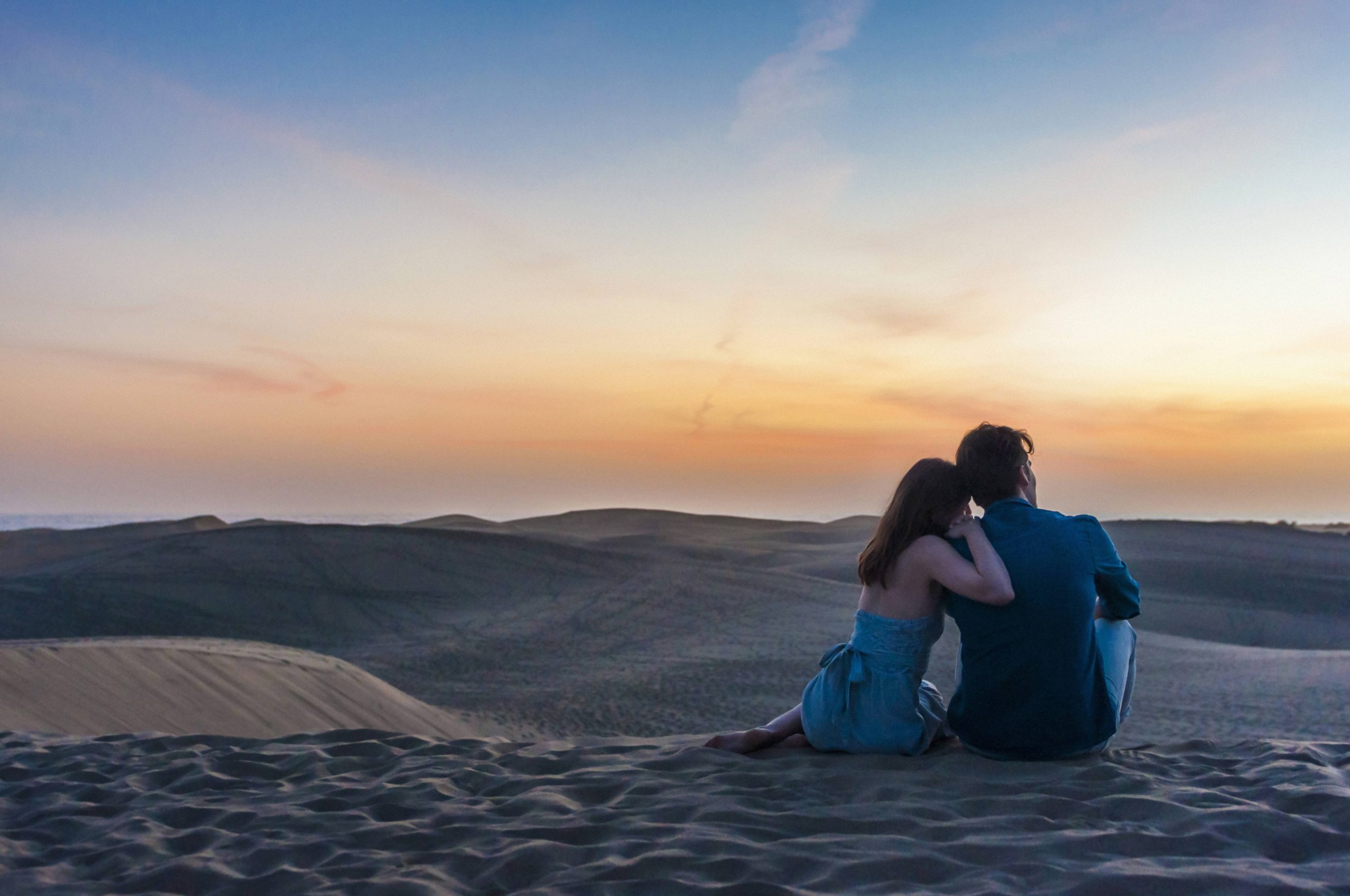 wife walking dunes maspalomas gran canaria