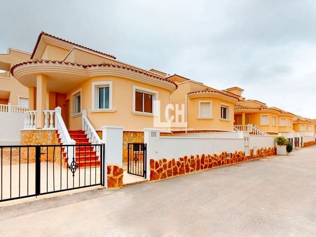 3 bedroom Villa for sale in Torrevieja with pool garage - € 178