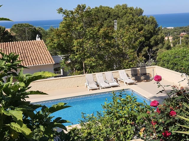 4 bedroom Villa for sale in Javea / Xabia with pool - € 725