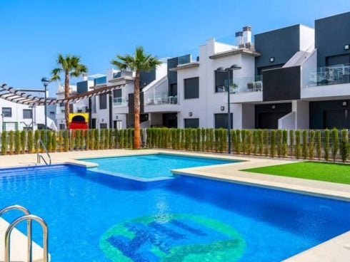 2 bedroom Apartment for sale in Pilar de la Horadada with pool - € 178