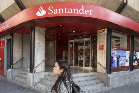 Banco Santander ordered to pay banker €68 million just months after big staff cuts and branch closures in Spain