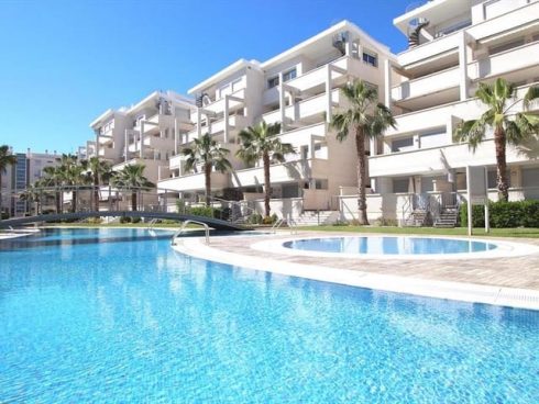 3 bedroom Apartment for sale in Denia with pool - € 300