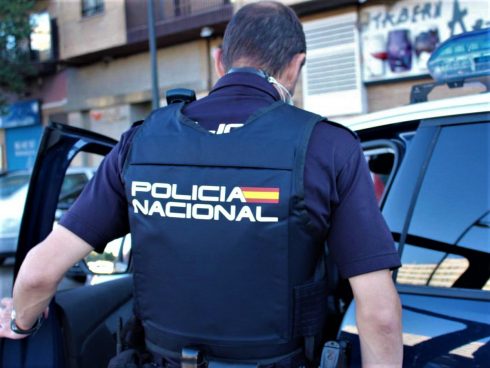 Thieves grab victim round neck to steal €30,000 watch on Valencia street in Spain