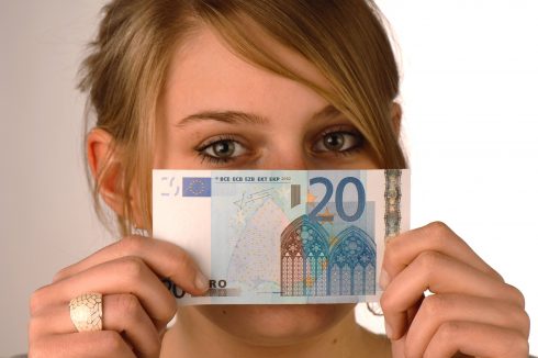 Barcelona fraudster in Spain went shopping with counterfeit €20 notes hidden in her underwear