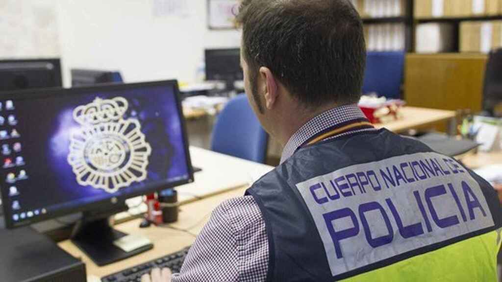 Police arrest 121 users of same online platform distributing and uploading child pornography in Spain