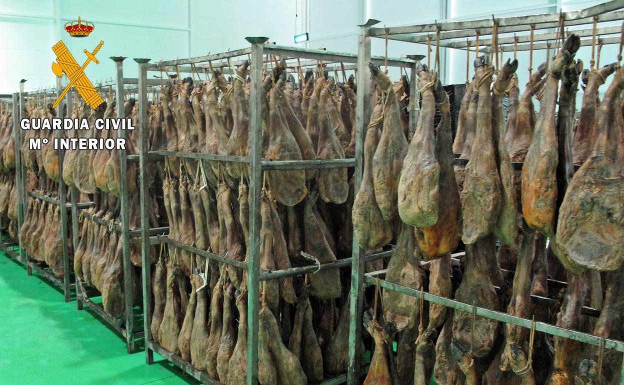Bogus Iberian Hams Worth Over €1 Million Are Seized During Meat Firm Raids In Spain
