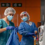 A judge has ordered the Valencian Ministry of Health to compensate 150 Alicante health workers who did not have any proper PPE equipment in the early phase of the COVID-19 pandemic. The Alicante court says doctors, nurses, and health support staff are entitled to compensation amounts varying between €5,000 and €49,180 for 'personal and moral damages'. There has been no comment from the Valencian government or Health Ministry. It's presumed that an appeal will be launched against the ruling. The lawsuit was filed against the regional Health Ministry by the Sindicato Medico(Medical Union). It claimed compensation on behalf of 150 Alicante area members for the 'non-compliance' of the Ministry for not providing safety protection between March and May 2020. The Alicante court ruling obliges each worker to get €5,000 if 'they were forced to work without adequate protection elements'. The payout is €15,000 for 'each workers who had to go into isolation if they were in contact with anybody infected with COVID-19'. A €35,000 payment is ordered for any worker 'infected with COVID-19 but who did not require hospital admission'. Any health worker who did catch the coronavirus and was hospitalised will get the highest amount of €49,180. The Sindicato Medico says that it is pleased by the recognition the court has given its members and pointing out the 'negligent attitude towards health and safety' of health workers. Similar claims have been filed in other courts in the Valencian Community.