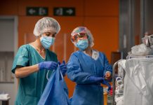 Huge figure of travellers who used Spain Travel Health (SpTH) app during Covid-19 revealed A judge has ordered the Valencian Ministry of Health to compensate 150 Alicante health workers who did not have any proper PPE equipment in the early phase of the COVID-19 pandemic. The Alicante court says doctors, nurses, and health support staff are entitled to compensation amounts varying between €5,000 and €49,180 for 'personal and moral damages'. There has been no comment from the Valencian government or Health Ministry. It's presumed that an appeal will be launched against the ruling. The lawsuit was filed against the regional Health Ministry by the Sindicato Medico(Medical Union). It claimed compensation on behalf of 150 Alicante area members for the 'non-compliance' of the Ministry for not providing safety protection between March and May 2020. The Alicante court ruling obliges each worker to get €5,000 if 'they were forced to work without adequate protection elements'. The payout is €15,000 for 'each workers who had to go into isolation if they were in contact with anybody infected with COVID-19'. A €35,000 payment is ordered for any worker 'infected with COVID-19 but who did not require hospital admission'. Any health worker who did catch the coronavirus and was hospitalised will get the highest amount of €49,180. The Sindicato Medico says that it is pleased by the recognition the court has given its members and pointing out the 'negligent attitude towards health and safety' of health workers. Similar claims have been filed in other courts in the Valencian Community.