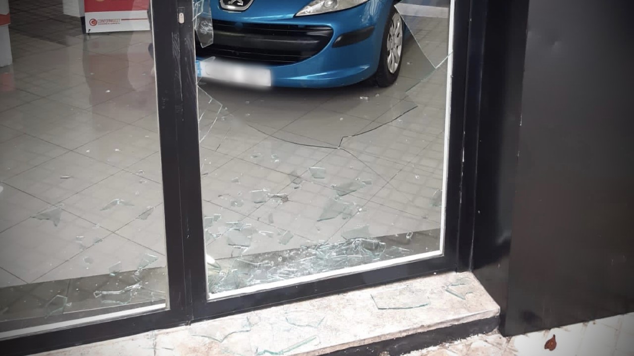 Man Steals Car That He Was Interesting In Buying From Costa Blanca Showroom In Spain