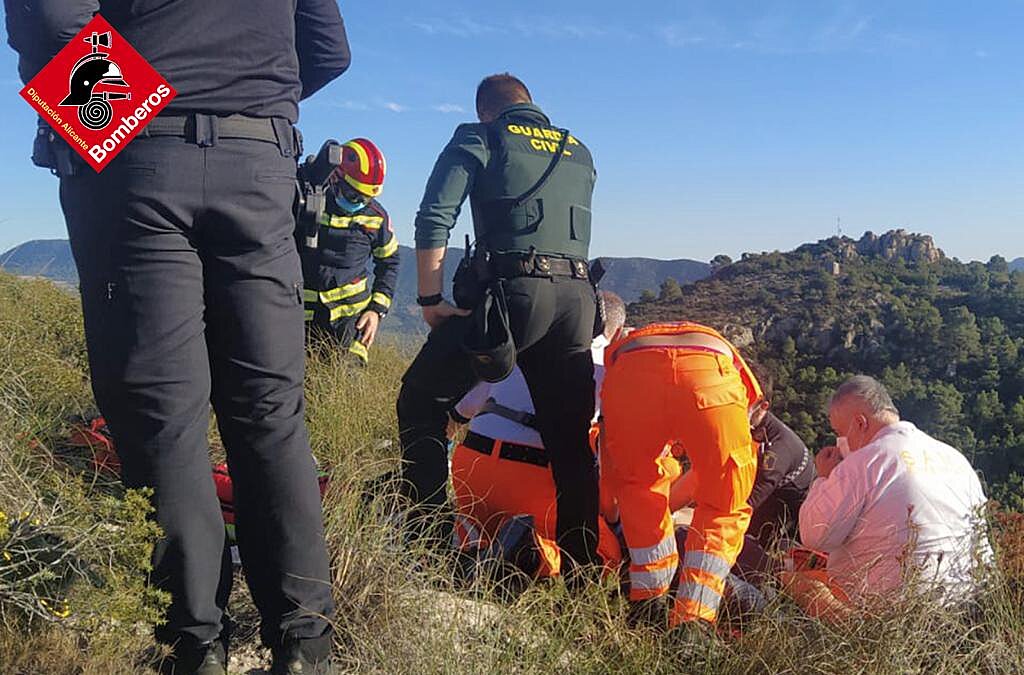 Paraglider Dies As Windy Conditions Blow Him Into Rocks In Alicante Area Of Spain