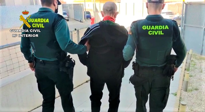 Useless bank robber steals just €50 within 20 minutes in two Alicante area stick-ups in Spain