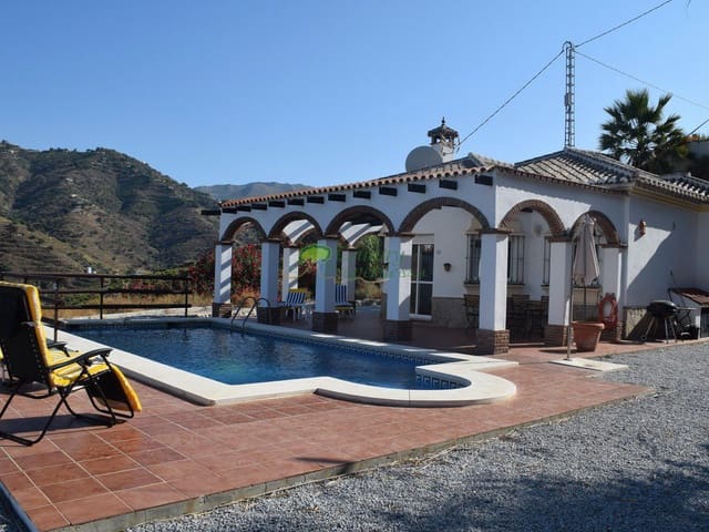 2 bedroom Finca/Country House for sale in Competa - € 195