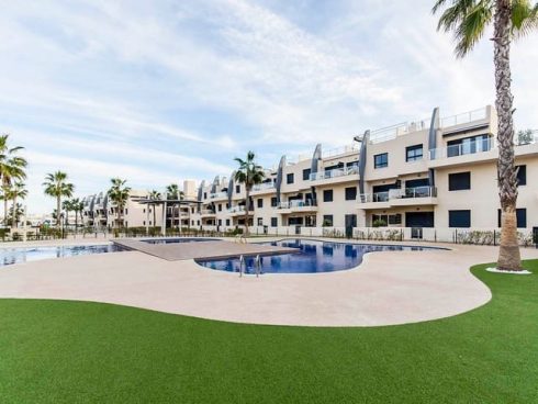 2 bedroom Apartment for sale in Mil Palmeras with pool - € 179
