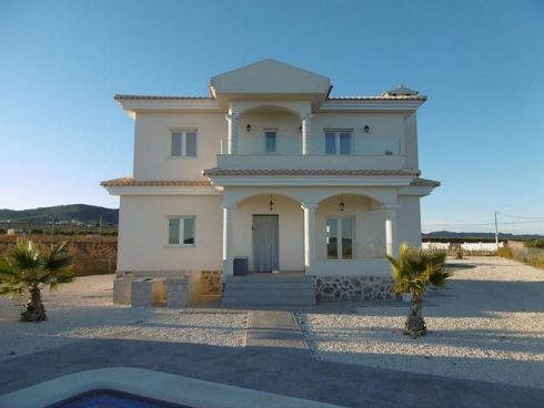 5 bedroom Villa for sale in Pinoso - € 359