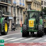 Farmers Undercut By Cheap Imports Use Tractors To Snarl Up Centre Of Spain's Valencia City