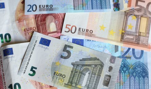 Spain's new national minimum wage rate is exactly €14,000 per year