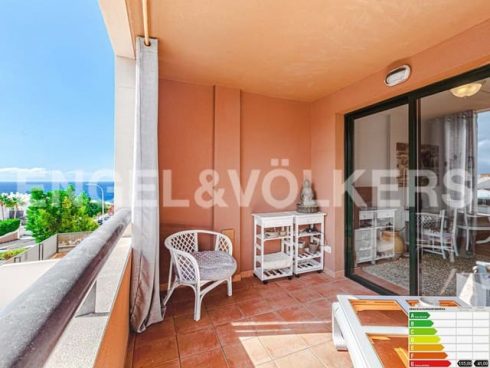 2 bedroom Flat for sale in Adeje with pool - € 195